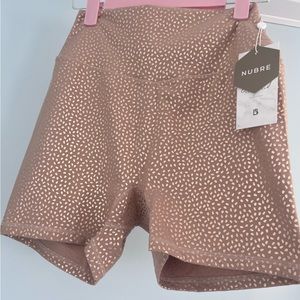 NWT Buffbunny Gold Bossy Print Rosa Shorts size Medium